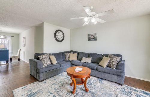 Rogers Casa | Rogers Vacation Home with Yard 5 Mi to Bentonville