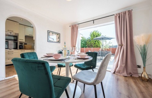 Rogerstone Casa | Rogerstone House by Tŷ SA