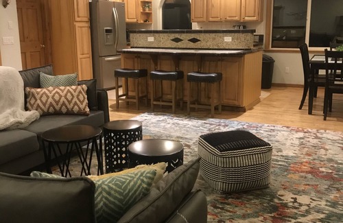 Gold Beach Casa | Rogue River water front with Hot Tub and fenced yard