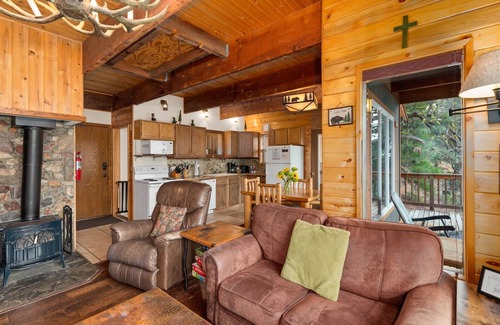 Leavenworth Cabina | Rogue Shores - Tranquil Lakefront Home