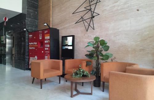 Jakarta Hotel | ROKET ROOM Majestic Point Serpong