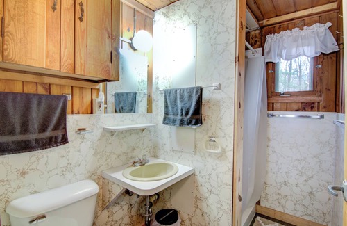 Hayward Cabina | Rolly's Lane Resort on Grindstone Lake! 15 minutes to Hayward