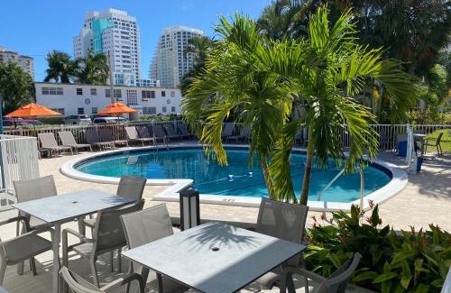 East Fort Lauderdale Hotel | Rolo Beach Hotel