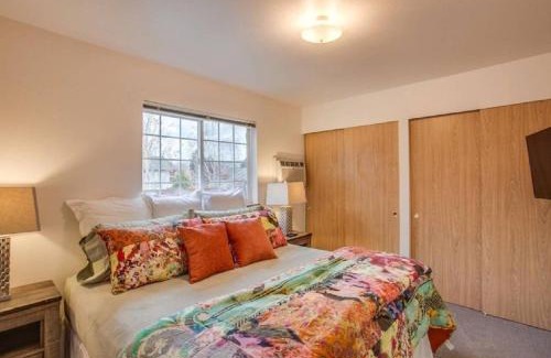 Downtown Leavenworth Casa | Roma's Luxe Cottage