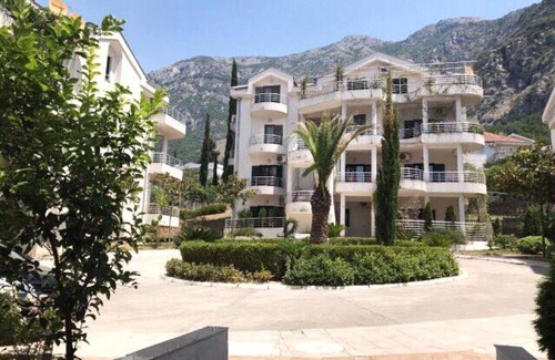 Risan Apartamento | Roman Garden Apartment