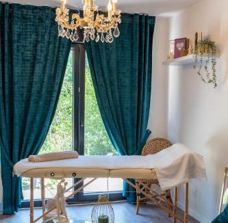 Evreux Apartamento | Romance Me - Love Room Élégante avec Table de Massage & Pole Dance - Night & Day use
