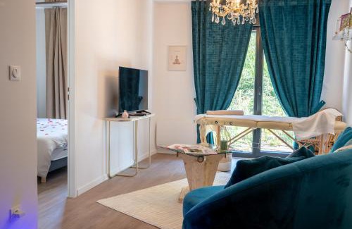 Evreux Apartamento | Romance Me - Love Room Élégante avec Table de Massage & Pole Dance - Night & Day use