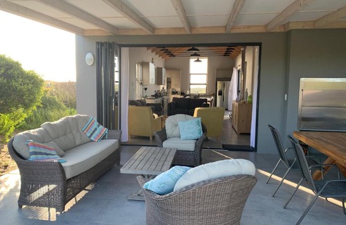 Gansbaai Casa | Romansbaai at 402 - with solar power