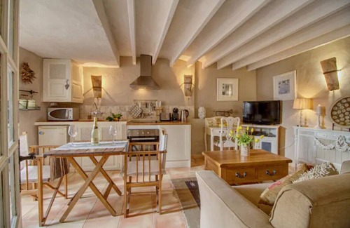 Fornalutx Apartamento | Romantic 1 bed with private patio overlooking orange grove