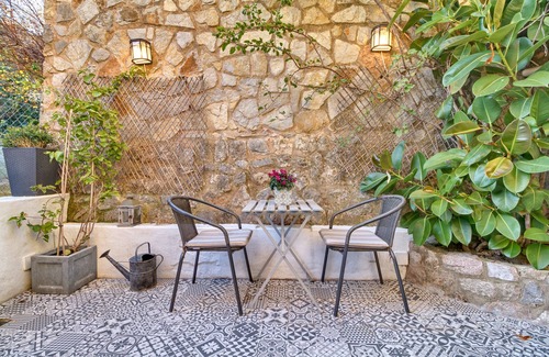 Fornalutx Apartamento | Romantic 1 bed with private patio overlooking orange grove
