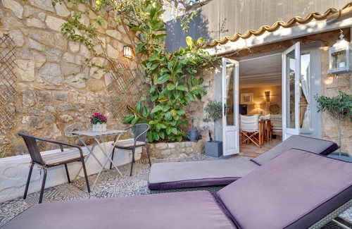 Fornalutx Apartamento | Romantic 1 bed with private patio overlooking orange grove