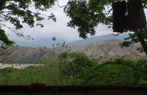 Olaya Cabina | Romantic 2-bedroom cabin across from Puente de Occidente