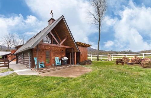 Wears Valley Casa | Romantic A-frame Private HotTub Firepit NearGSMNP