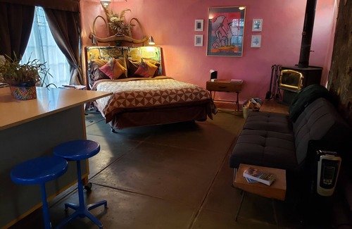 Cerrillos Casa | Romantic Adobe Casita, Hot tub, Kitchen, Woodstove, astounding views, historic.