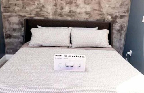 Eureka Springs Cabina | Romantic and Luxurious Glamping Dome in Eureka Springs, Equipped with an Indoor Hot Tub Perfect for a Weekend of Relaxation