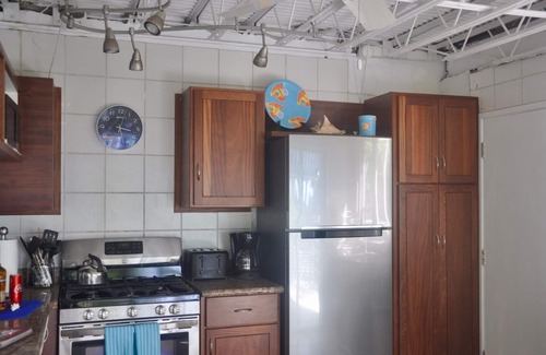 St. Thomas Apartamento | Romántico y privado ubicado en lo alto de la montaña de San Pedro