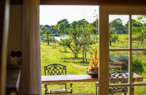 Tuitjenhorn Casa | Romantic and very cozy holiday home -"'t Veldzicht".
