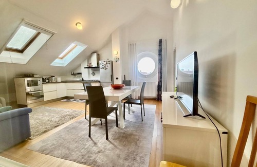 Binda Apartamento | Romantic attic Navigli area - free garage near M2 subway
