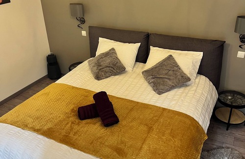 Chamoux-sur-Gelon Cama Y Desayuno | Romantic B&B with sauna and hot tub at the foot of the mountains!