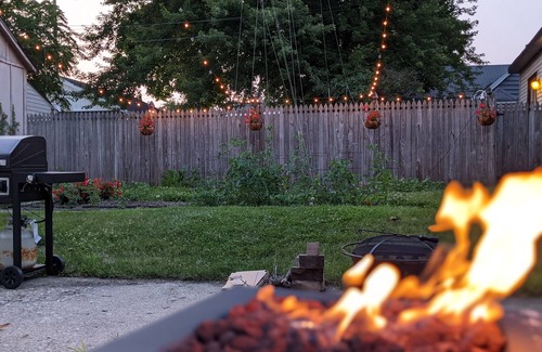 Fort Wayne Casa | Romantic Brick Hearth - entire building near DTFW!