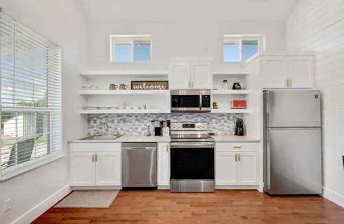 Dripping Springs Casa | Romantic Bungalow "Carmen" on 30 Acres