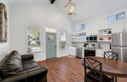 Dripping Springs Casa | Romantic Bungalow "Carmen" on 30 Acres