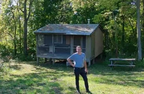 Kasbeer Cabina | Romantic - Cabin & Camping - on 175 Acre Farm