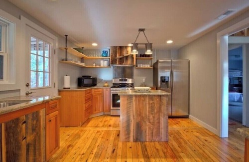 Candler Casa | Romantic Cabin Hideaway- 50 Private Acres, Hot tub, Blue Ridge Parkway, stream