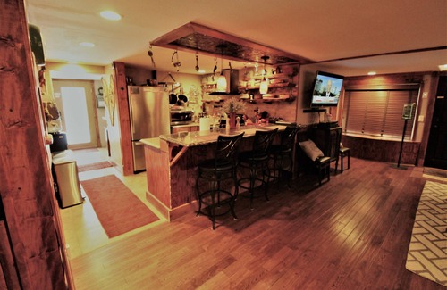 Estes Park Casa | Cabaña romántica con bañera de hidromasaje, bar al aire libre, hoguera, bañera profunda, junto a RMNP
