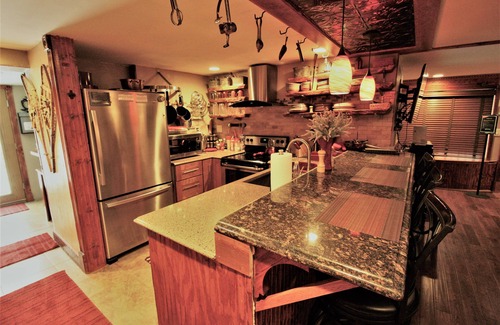 Estes Park Casa | Cabaña romántica con bañera de hidromasaje, bar al aire libre, hoguera, bañera profunda, junto a RMNP