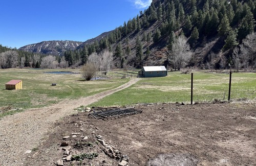 Durango Cabina | Romantic Cabin with Incredible Views, 5 miles to Durango on Lightner Creek