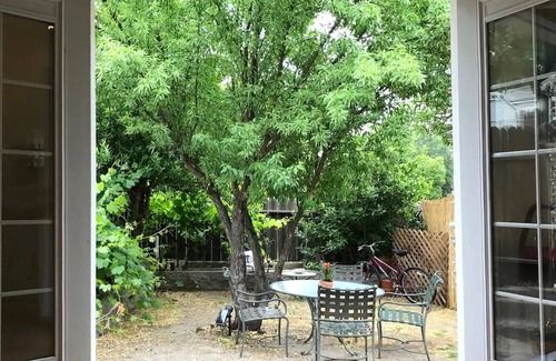 Paso Robles Cabaña | Romantic Casita - walking distance to park