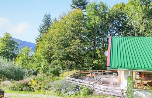 Tegernsee Chalet De Esquí | Romantic Cottage with Garden, Barbecue & TV; Parking Available, Pets Allowed