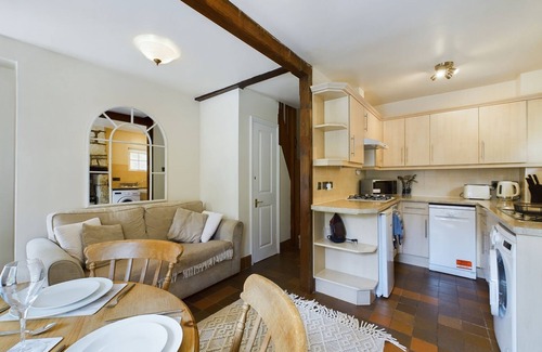 Winchcombe Casa | Romantic Cottage | Cotswolds | Parking | Wi-Fi