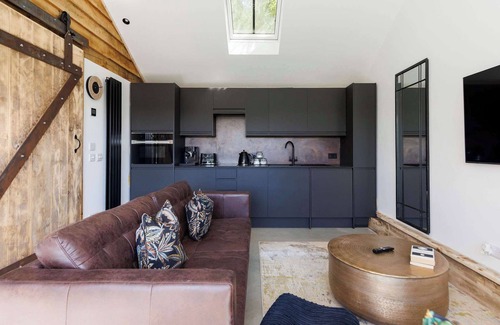Chichester Chalet De Esquí | Romantic Countryside Lodge with Hot Tub