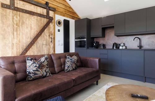 Chichester Chalet De Esquí | Romantic Countryside Lodge with Hot Tub