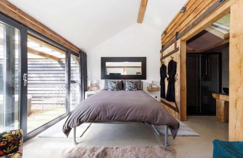 Chichester Chalet De Esquí | Romantic Countryside Lodge with Hot Tub