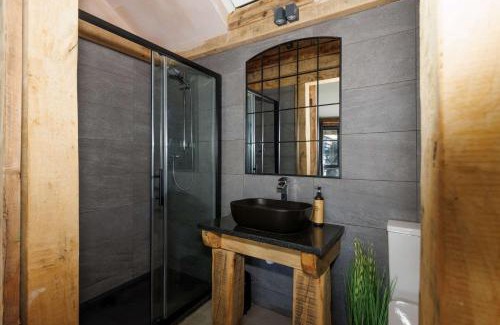 Chichester Chalet De Esquí | Romantic Countryside Lodge with Hot Tub