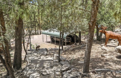 Whispering Pines Cabina | Romantic Cozy A-Frame in Whispering Pines!