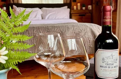 Colliersville Cabina | Romantic Cozy Cabin with a View of the Wetlands