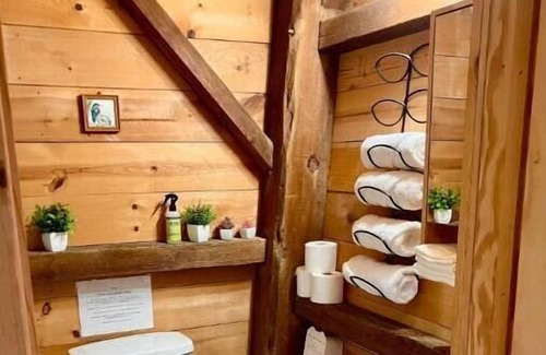 Colliersville Cabina | Romantic Cozy Cabin with a View of the Wetlands