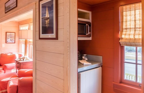 Oriental Cabaña | Romantic & Cozy Retreat for Two – River Dunes