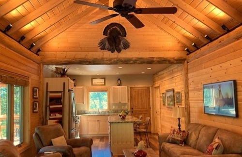 Sheridan Cabina | ROMANTIC CREEKSIDE ARTISTS RETREAT IN 18 ACRES
