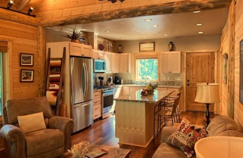 Sheridan Cabina | ROMANTIC CREEKSIDE ARTISTS RETREAT IN 18 ACRES