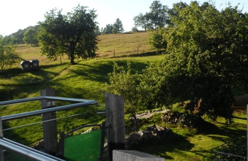 Ebersbach Apartamento | Romántica granja en la casa vecina en el Grünsteinhof en Alta Lusacia