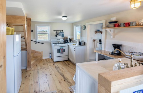 Lubec Cabaña | Romantic Downeast Ocean Front Cottage ~ Amazing Views ~Near Quoddy Head Park!
