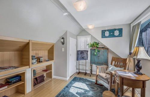 Glenwood Springs Casa | Romantic Downtown Suite at the Floradora House B and B