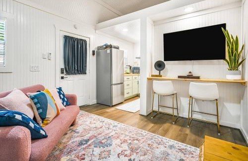 Hays County Casa | Romantic Driftwood Tiny Casita w Country Views