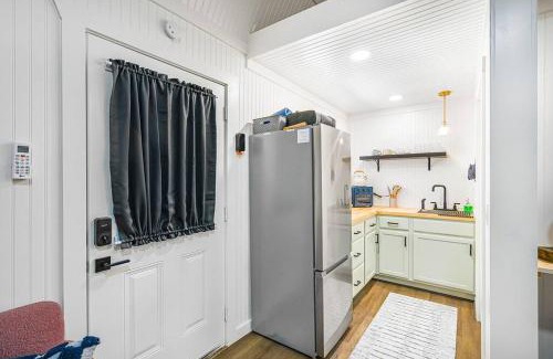 Hays County Casa | Romantic Driftwood Tiny Casita w Country Views