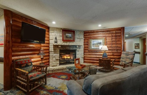 Galena Casa | Romantic Galena Retreat: Themed Rooms & Heated Pool | 3 Units